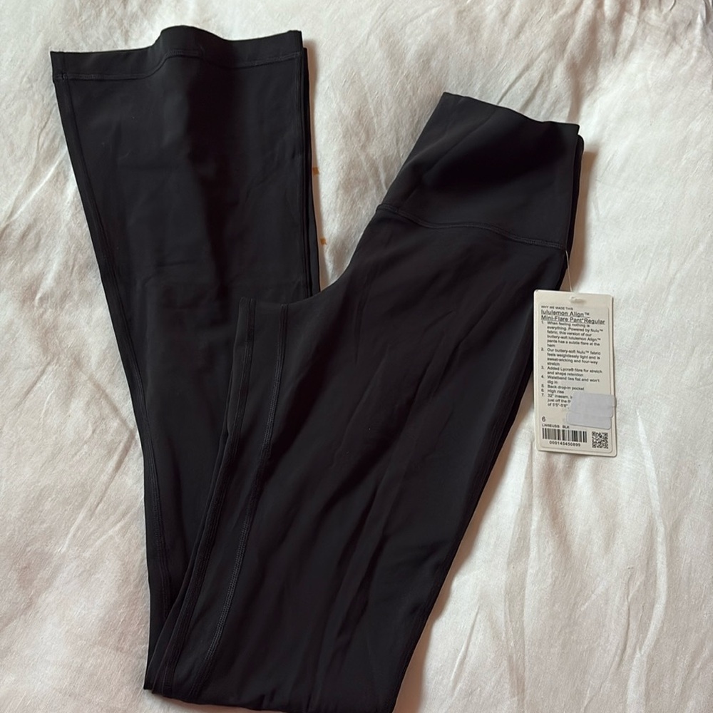 New with tags Lulu align mini flare pant